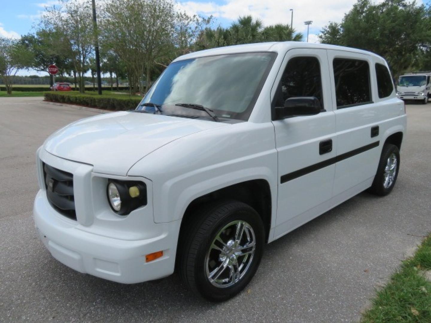 2012 White /Black with an 4.6L V8 engine, Automatic transmission, located at 4301 Oak Circle #19, Boca Raton, FL, 33431, (954) 561-2499, 26.388861, -80.084038 - You are looking at a Gorgeous 2012 Mobility Ventures MV1 Handicap Wheelchair Conversion Van with 64K Original Miles, 4.6L Ford V8, Bleack Leather Type Interior, Alloy Wheels, Power Side Entry Wheelchair Lift with Long Ramp and Short Ramp Function, Q Lock 150 EZ Lock, L-Track Tie Down System, Back Up - Photo#22